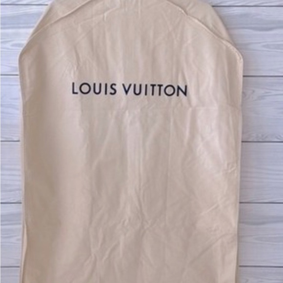 Louis Vuitton Other - Louis Vuitton Beige full Garment Cover